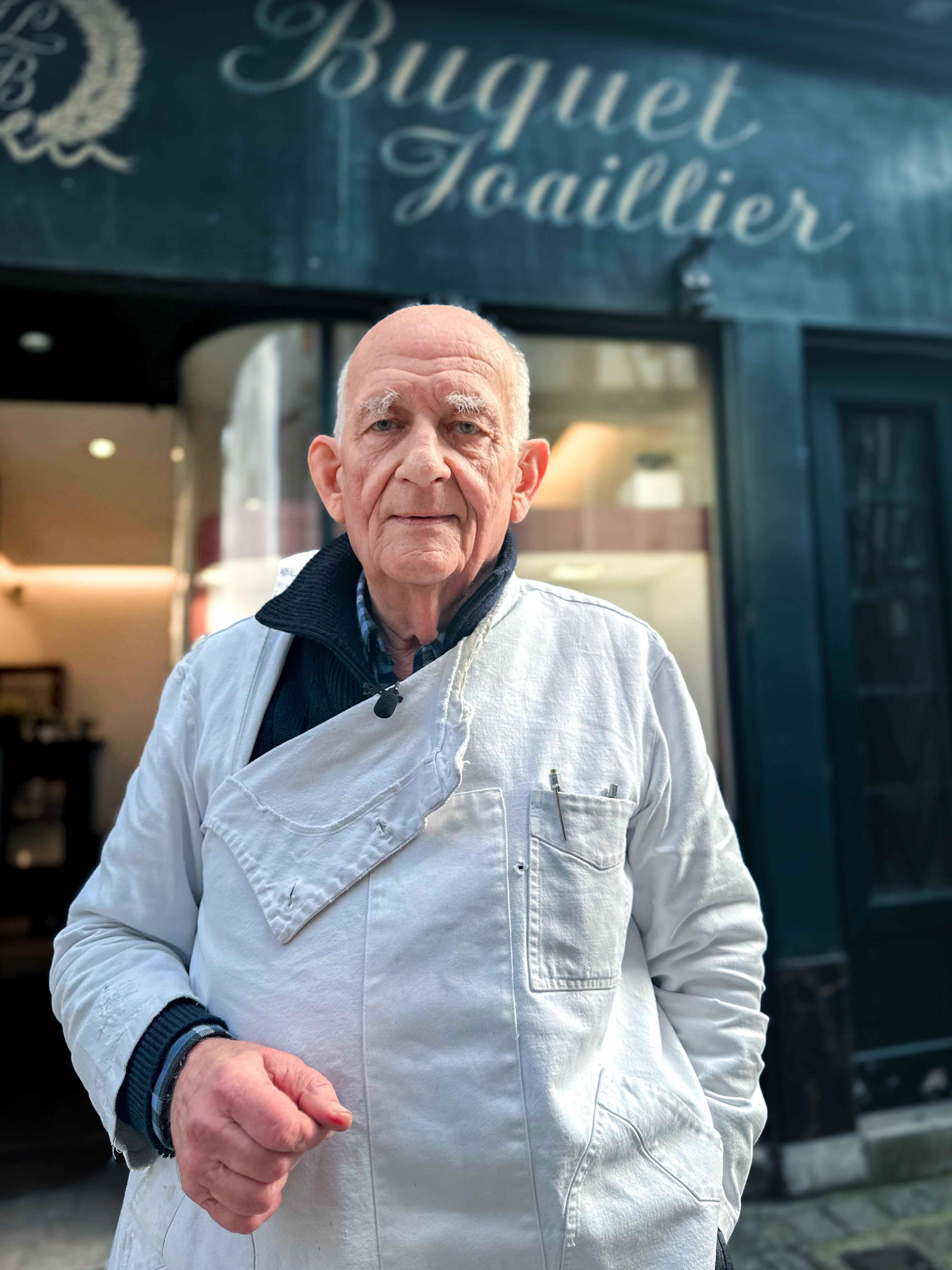Entre la pierre et l'enclume Entre la pierre et l'enclume